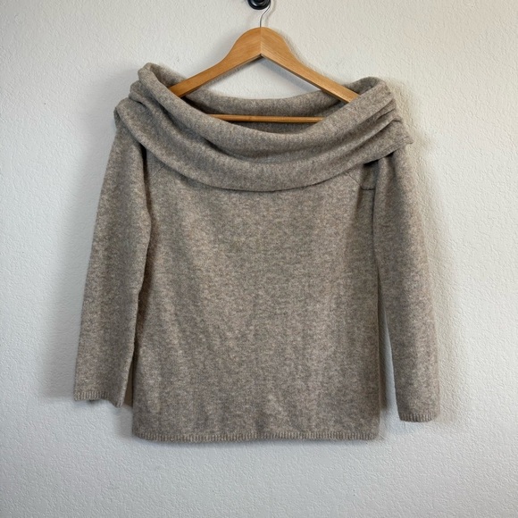Abercrombie & Fitch Tan Off Shoulder Wool Blend Soft 3/4 Sleeve Sweater Top Sz M - Picture 2 of 12